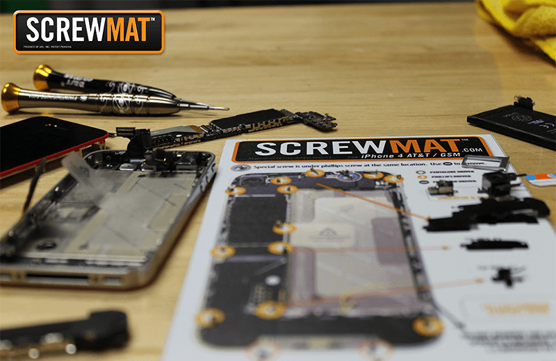 ScrewMat for Apple iPhone 4S